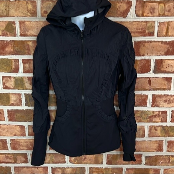 lululemon athletica Jackets & Blazers - Lululemon Women's Black Hooded zip up active performance Jacket.